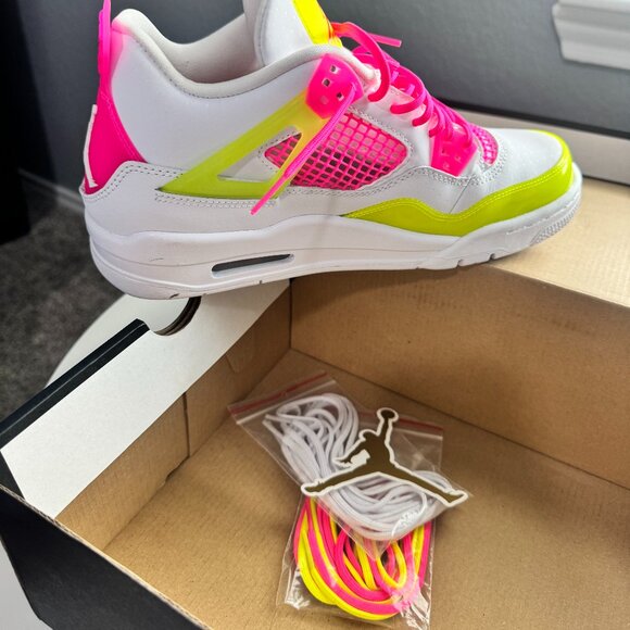 Jordan 4 Retro (GS) - Picture 3 of 7